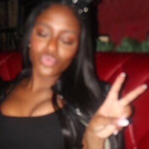 Meet your Posher, Tia